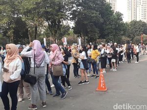Euforia dan Antrean L.O.V.E di Konser NUEST Segno in Jakarta Euforia dan Antrean L.O.V.E di Konser NUEST Segno in Jakarta