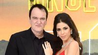Cantiknya Daniella, Istri Quentin Tarantino yang Lebih Muda 21 Tahun