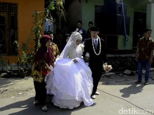 Viral Video Tukang Bubur Gelontor Seabrek Seserahan untuk Menantunya