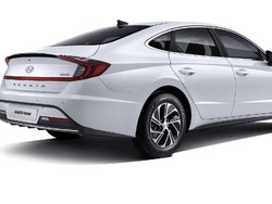 Baterai Mobil Hybrid Kena Panas di Parkiran, Amankah?