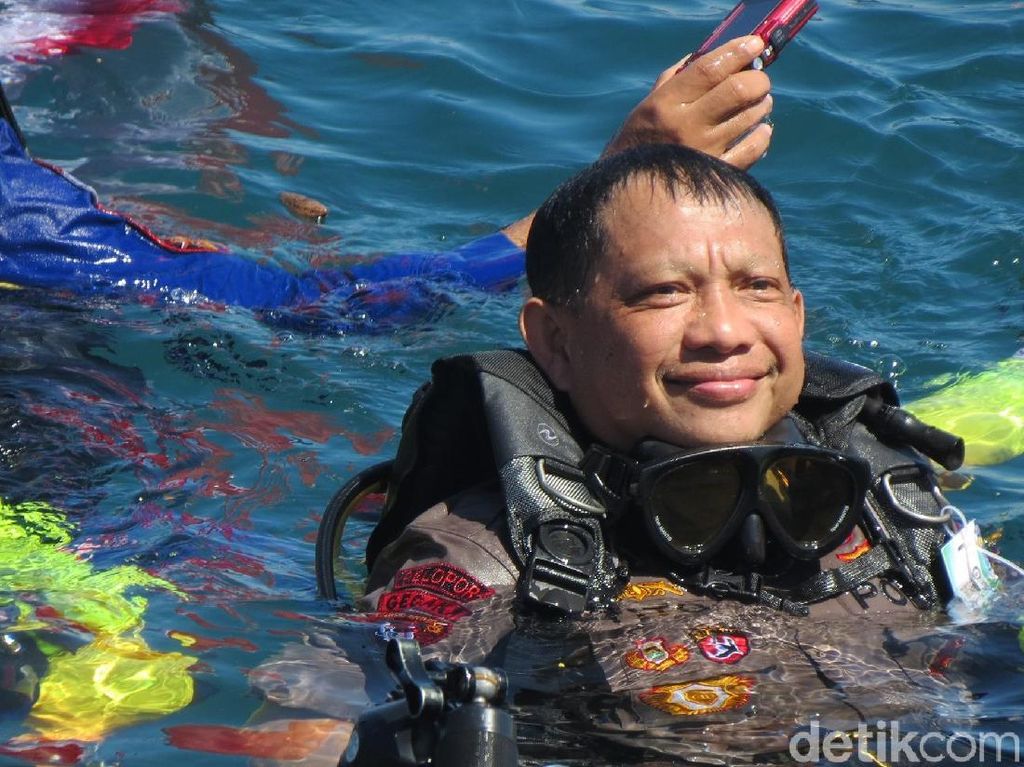 Cerita Kapolri Tito Karnavian Jatuh Cinta dengan Diving