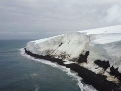Kasian Deh, Pulau Ini Kesepian di Ujung Bumi