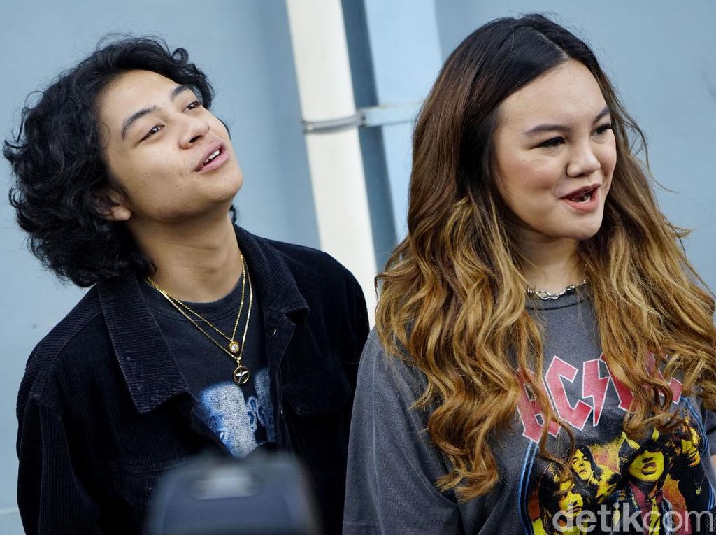 Asmara Shafa Haris dan Bastian Steel Selesai Asmara Shafa Haris dan Bastian Steel Selesai