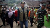 Momen Kepala BNPB Tinjau Lokasi Terdampak Gempa Banten
