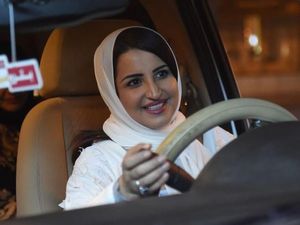 Arab Saudi Izinkan Wanita Pergi ke Luar Negeri Tanpa Izin Wali Pria