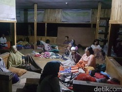 Trauma, Warga Pesisir Pandeglang Masih Mengungsi Usai Gempa M 6,9