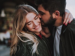 6 Tanda Ini Buktikan Dia Mencintaimu Atau Hanya Memanfaatkanmu 6 Tanda Ini Buktikan Dia Mencintaimu Atau Hanya Memanfaatkanmu