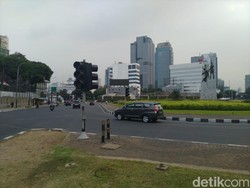 Suasana Lalin Ibu Kota Ketika Lampu Merah Terimbas Listrik Padam