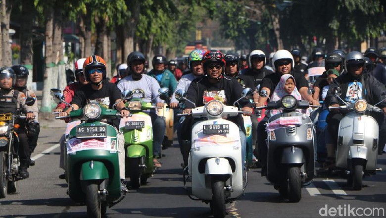 Kediri Scooter Festival, SIM Gratis Hingga Rekor MURI Tank Digelar