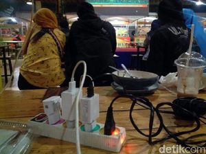 Awas! Ternyata Ini Bahaya Ngecas HP di Kafe Awas! Ternyata Ini Bahaya Ngecas HP di Kafe