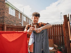 Jangan Jemur Baju di Depan Rumah, Pokoknya Jangan!