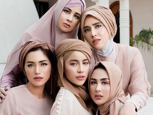 Cantik dan Anggun, Gaya 5 Artis Berhijab Jadi Model Lipstik Jedar