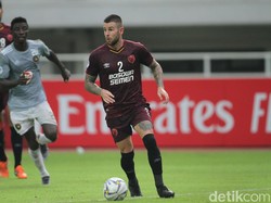 Dikabarkan Gabung PSS Sleman Senin, Aaron Evans Belum Muncul di Latihan