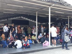 Listrik Padam, Penumpang KRL Menumpuk di Stasiun Bogor