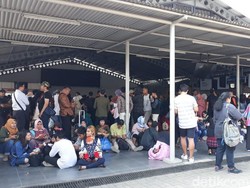 Listrik Padam, Penumpang KRL Menumpuk di Stasiun Bogor