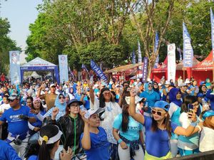 Minggu Sehat, Emak-emak Senam Bareng di GOR Sidoarjo Minggu Sehat, Emak-emak Senam Bareng di GOR Sidoarjo