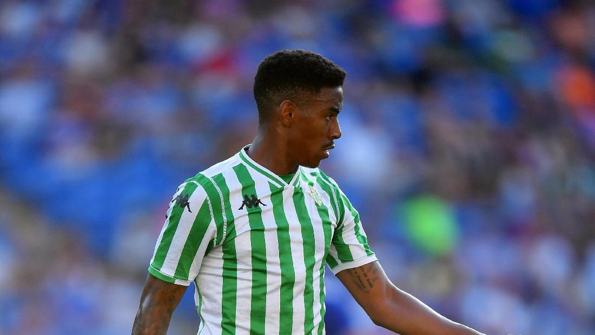 Junior Firpo resmi didatangkan Barcelona (Dan Mullan/Getty Images)