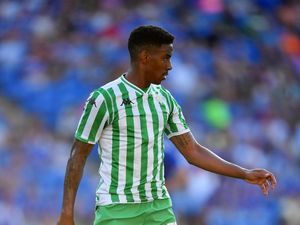Barcelona Resmi Rekrut Junior Firpo