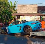 Super Car yang Ringsek Kecelakaan di Magetan Diderek