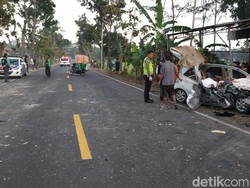 Kecelakaan Mobil Vs Bus di Purworejo, 2 Orang Tewas