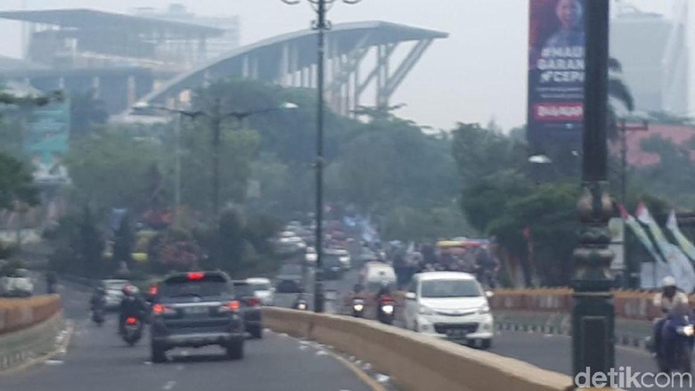 Asap Masih Pekat, Jarak Pandang di Riau 500 Meter