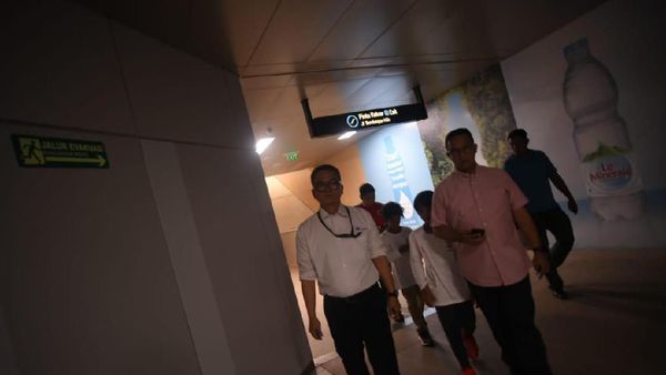 Potret Anies Keliling Stasiun MRT-RSUD Cek Dampak Listrik Padam