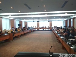 Pedagang Warkop yang Digusur Mengadu ke DPRD Sumut