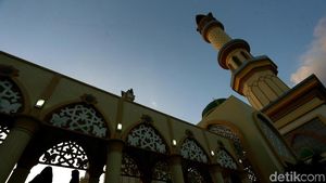 Senja Menawan di Masjid Islamic Center Lombok