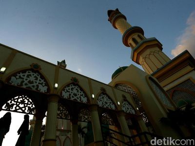 Senja Menawan di Masjid Islamic Center Lombok