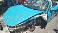 Penampakan Porsche Ringsek yang Viral di Magetan