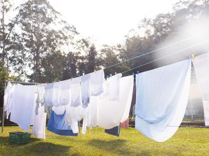 6 Alasan Jangan Jemur Baju di Depan Rumah 6 Alasan Jangan Jemur Baju di Depan Rumah