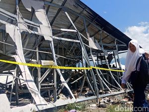 Huntara Pengungsi Korban Gempa Palu Terbakar Huntara Pengungsi Korban Gempa Palu Terbakar