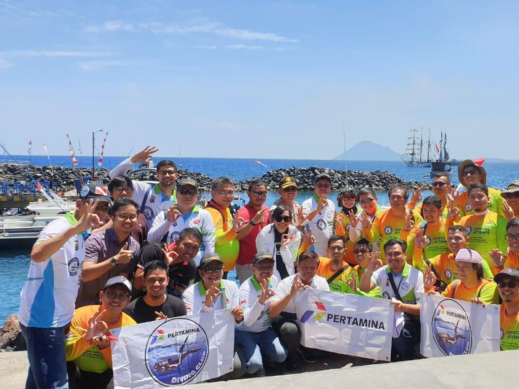 Pecahkan Rekor Dunia, 3.131 Orang Menyelam Serentak di Pantai Manado Pecahkan Rekor Dunia, 3.131 Orang Menyelam Serentak di Pantai Manado