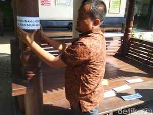 Ketua PN Semarang Polisikan Pemasang Tulisan Segel di Gazebo Ketua PN Semarang Polisikan Pemasang Tulisan Segel di Gazebo
