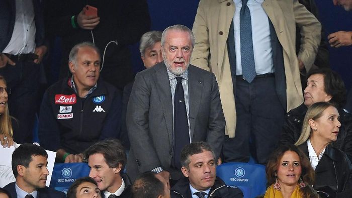 aurelio de laurentiis napoli NAPLES, ITALY - NOVEMBER 06: Aurelio De Laurentiis, President of SSC Napoli, looks on prior to the Group C match of the UEFA Champions League between SSC Napoli and Paris Saint-Germain at Stadio San Paolo on November 6, 2018 in Naples, Italy. (Photo by Francesco Pecoraro/Getty Images)