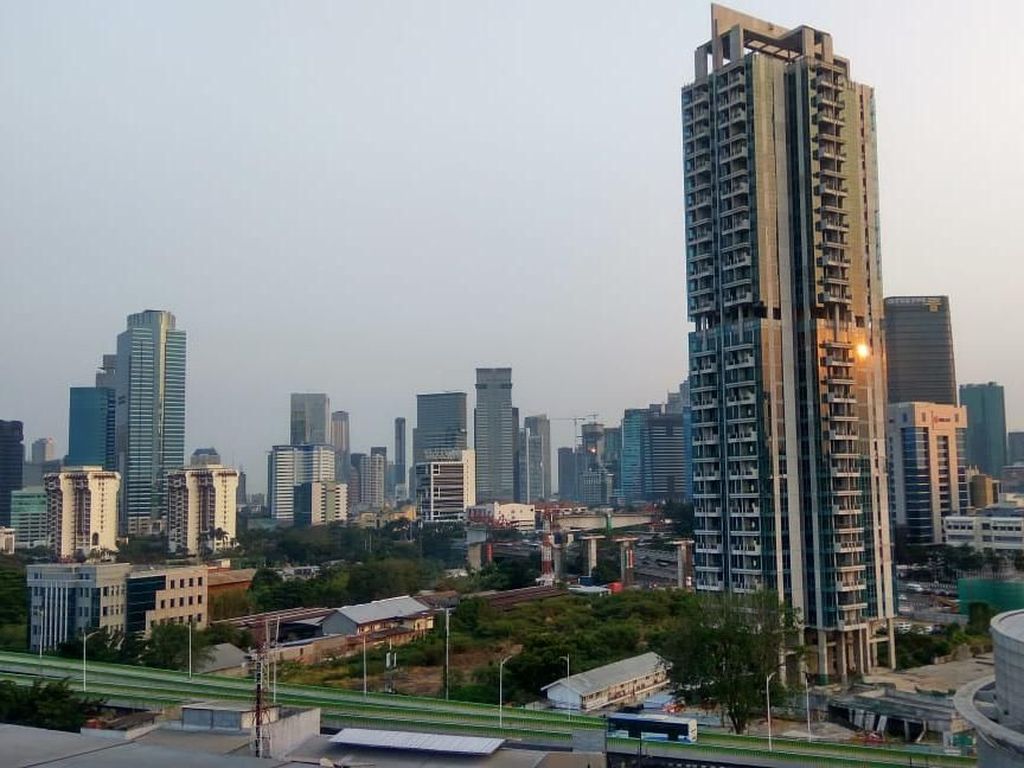 Dinas LH Banggakan Udara Jakarta Lebih Baik dari Singapura Pagi Ini Dinas LH Banggakan Udara Jakarta Lebih Baik dari Singapura Pagi Ini