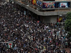 Peringatan China untuk Demonstran Hong Kong: yang Main Api Akan Binasa