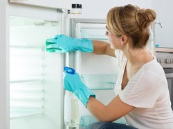 Mati Lampu Bikin Kulkas Bau Tak Sedap, Atasi dengan Cara Ini