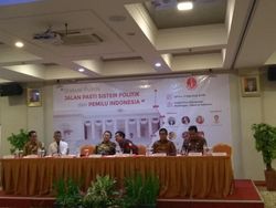 KPU Curhat Lelahnya Yakinkan Sekelompok Ustaz soal KPPS Wafat Bukan Diracun