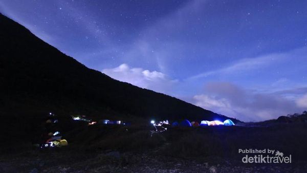 Foto: 5 Tempat di Indonesia yang Indah Saat Gelap