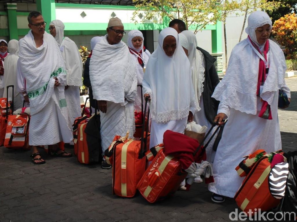 Kloter Terakhir Embarkasi Solo Berangkat, 16 Calhaj Batal Kloter Terakhir Embarkasi Solo Berangkat, 16 Calhaj Batal