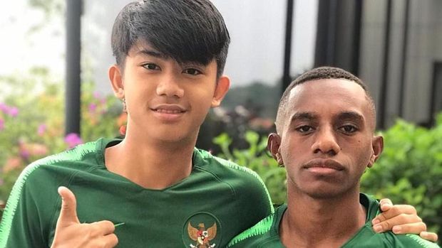 Alexandro Felix Kamuru (kanan) bersama Muhammad Valeroen.