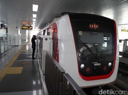 Setahun Gratis, LRT Jakarta Mulai Berbayar Per 1 Desember 2019