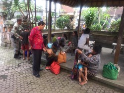 Banyak Gepeng di Ubud, Satpol PP Bikin Papan Larangan 3 Bahasa