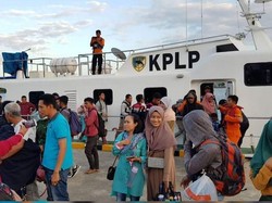 Alami Gangguan Teknis, 90 Penumpang dan Awak KM Ilham Dievakuasi