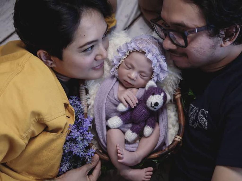 Anak Tak Pernah Senyum, Poppy Sovia Shock Anak Tak Pernah Senyum, Poppy Sovia Shock