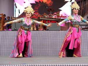 Hentakan Musik Manuk Dadali dan Tari Nusantara Bergema di Rusia