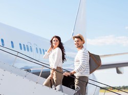 Jangan Mesum dan 9 Tips Naik Pesawat Bareng Pasangan