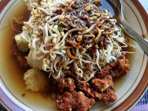 Rek, Ayo Sarapan Lontong Balap Biar Melek!