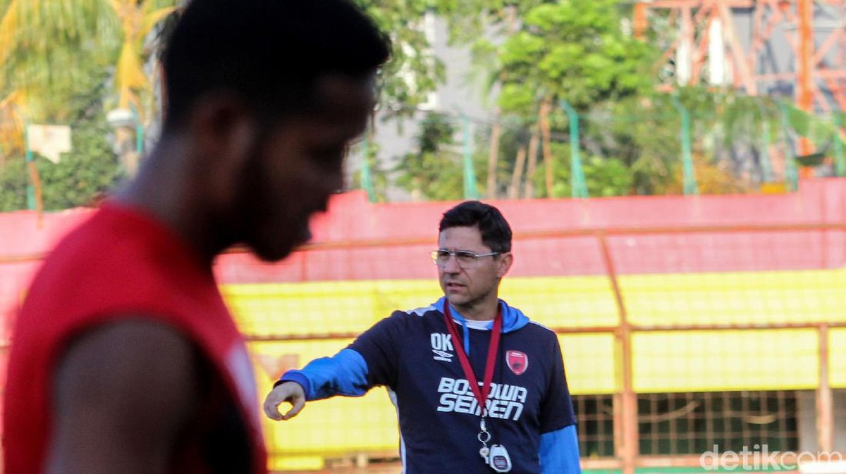 Pelatih PSM Makassar Darije Kalezic menilai Persela mempunyai tekanan lebih besar. Foto: Rifkianto Nugroho/detikcom)